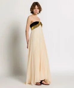 Alternative view of Abito lungo in chiffon plissé con ricami metallici